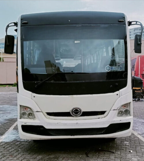 Mini Luxury Bus 30 Seater - Image 4