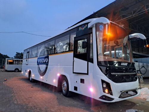Luxury Bus 45 Seater - Image 2